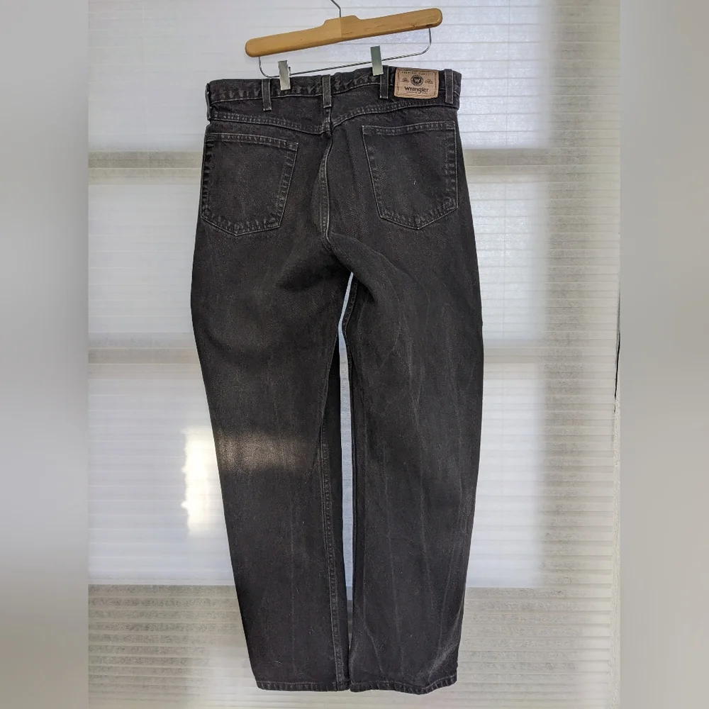 Black Wrangler Jeans 36x32 - Picture 3 of 3